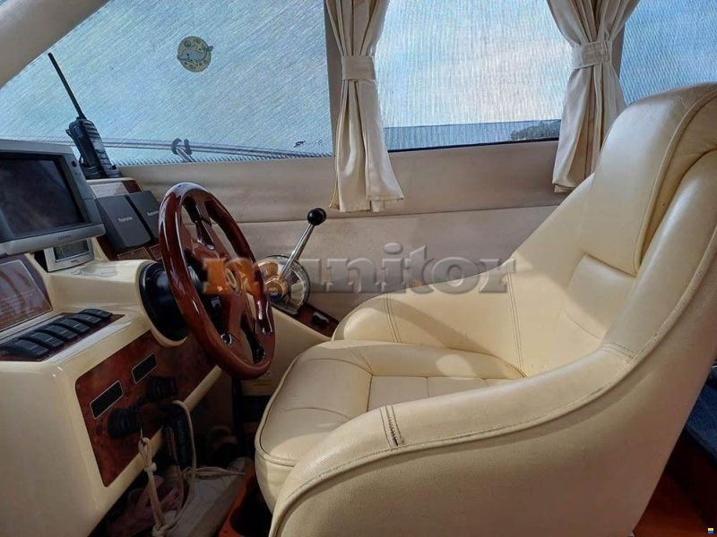 Galeon 330 Fly
