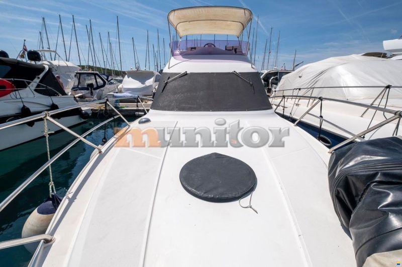 Galeon 330 Fly