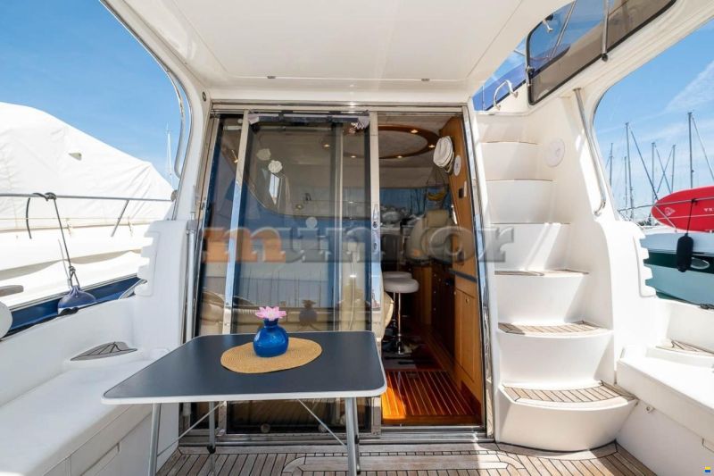 Galeon 330 Fly