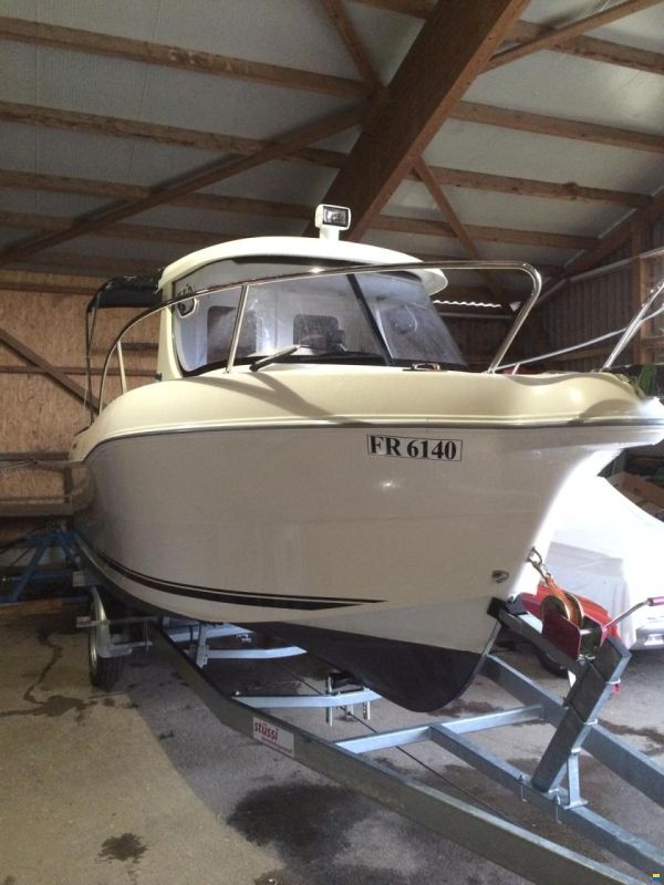 Quicksilver 640 Pilothouse