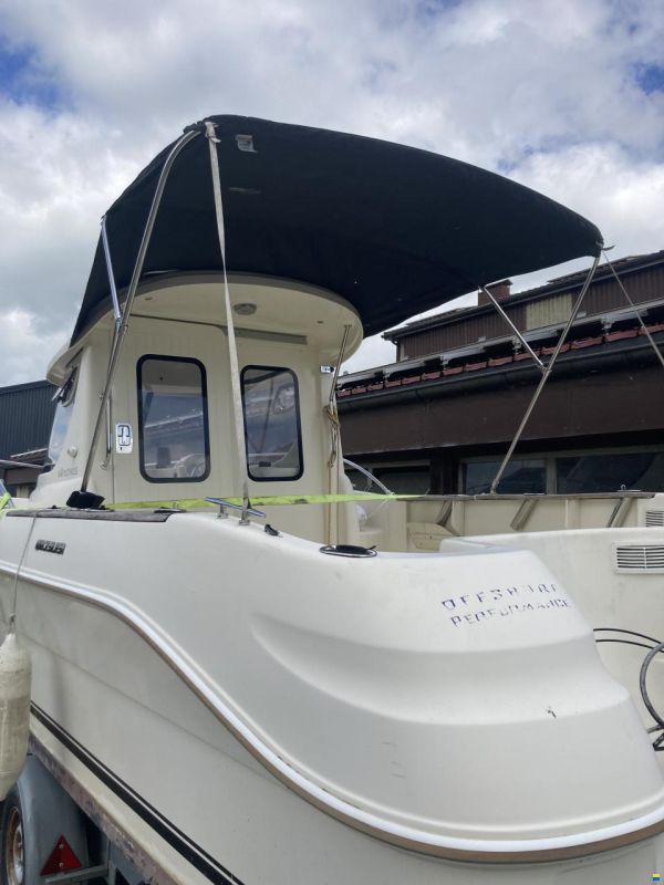 Quicksilver 640 Pilothouse