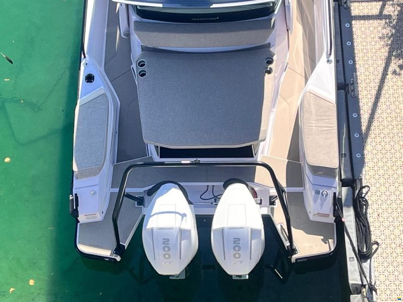 Axopar 29 XC Cross Cabin