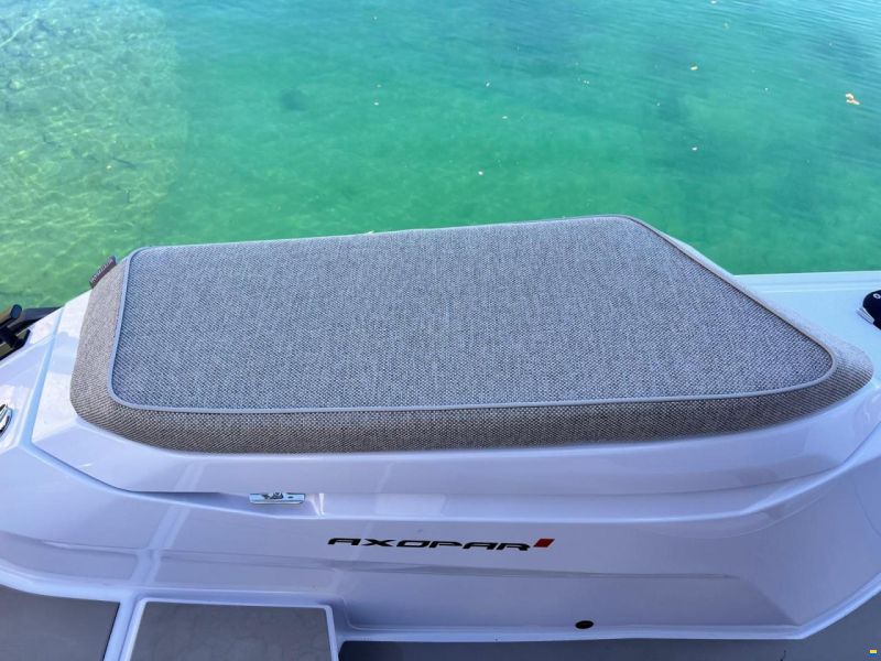 Axopar 29 XC Cross Cabin