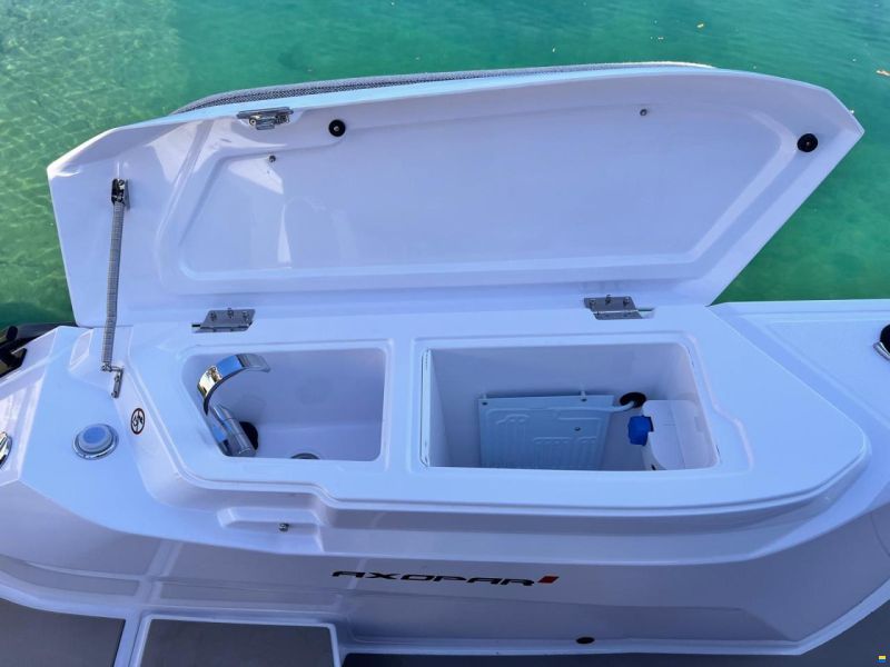 Axopar 29 XC Cross Cabin