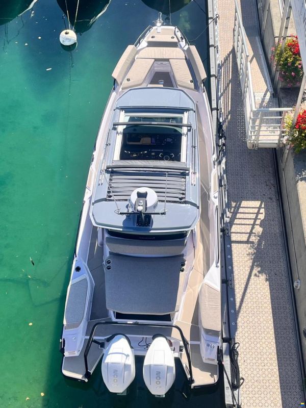 Axopar 29 XC Cross Cabin