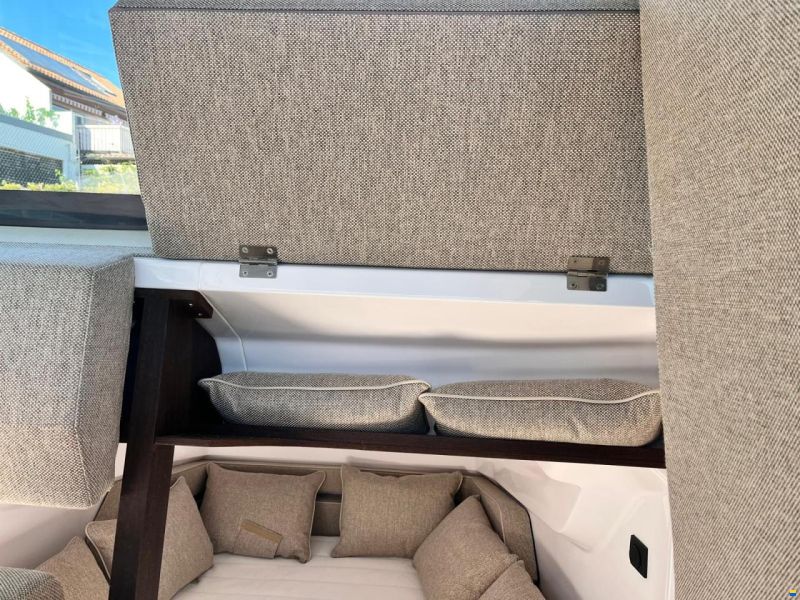 Axopar 29 XC Cross Cabin