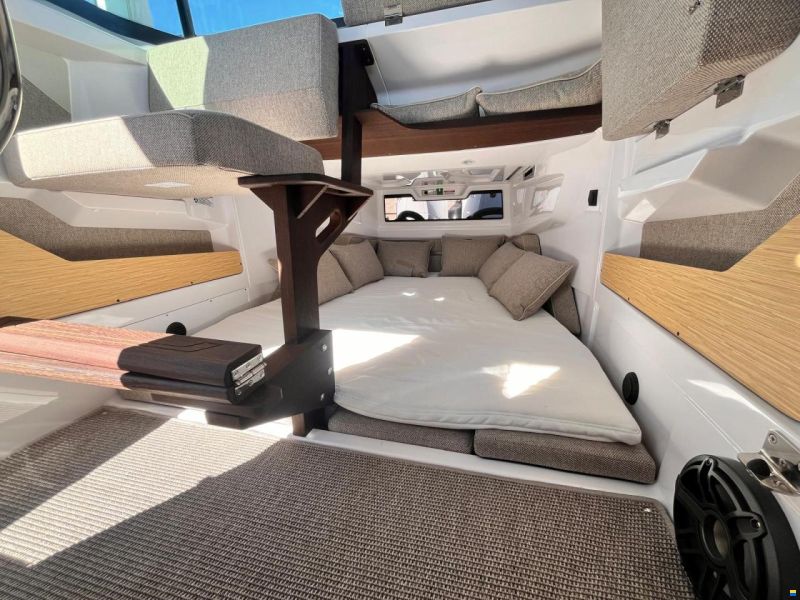 Axopar 29 XC Cross Cabin