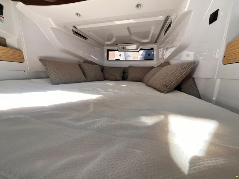 Axopar 29 XC Cross Cabin