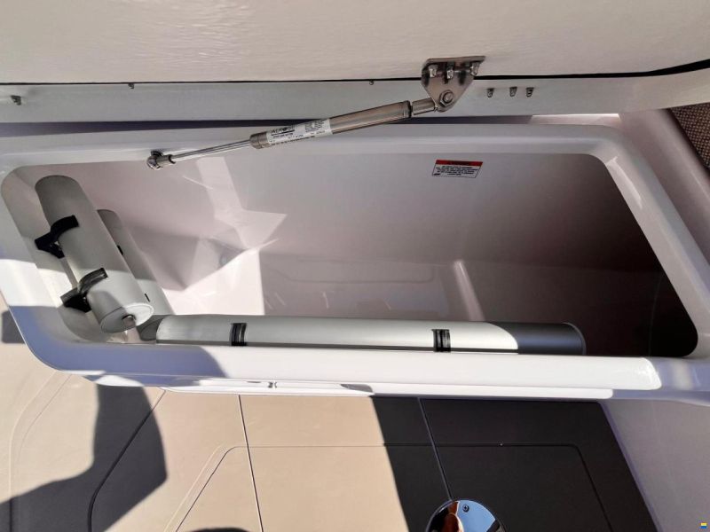 Axopar 29 XC Cross Cabin