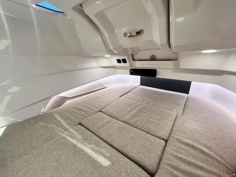 Axopar 29 XC Cross Cabin