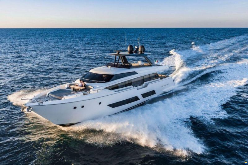 Ferretti 850 HT