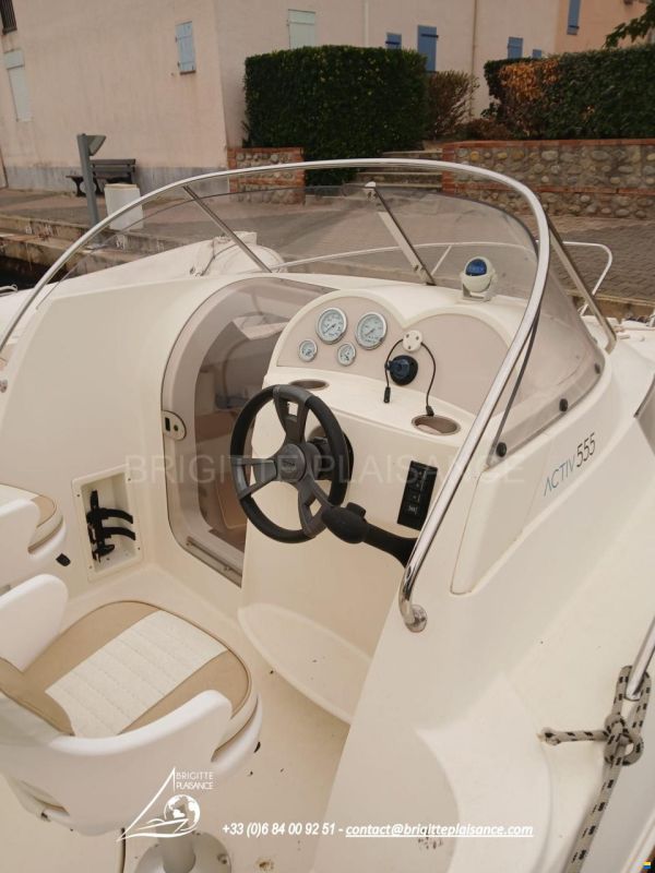 Quicksilver ACTIV 555 CABIN