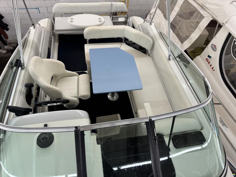 Celebrity 265 Sport Cruiser