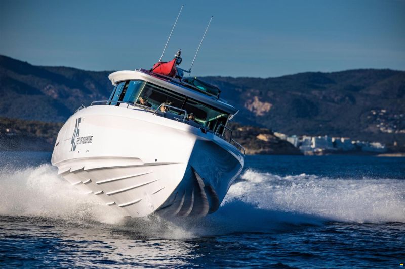 Axopar 45 XC Cross Cabin