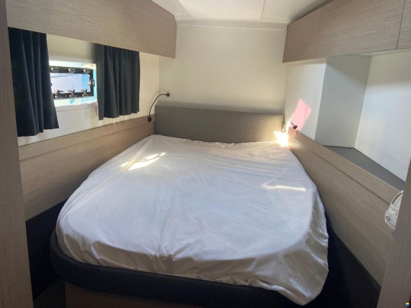 Fountaine Pajot Astrea 42