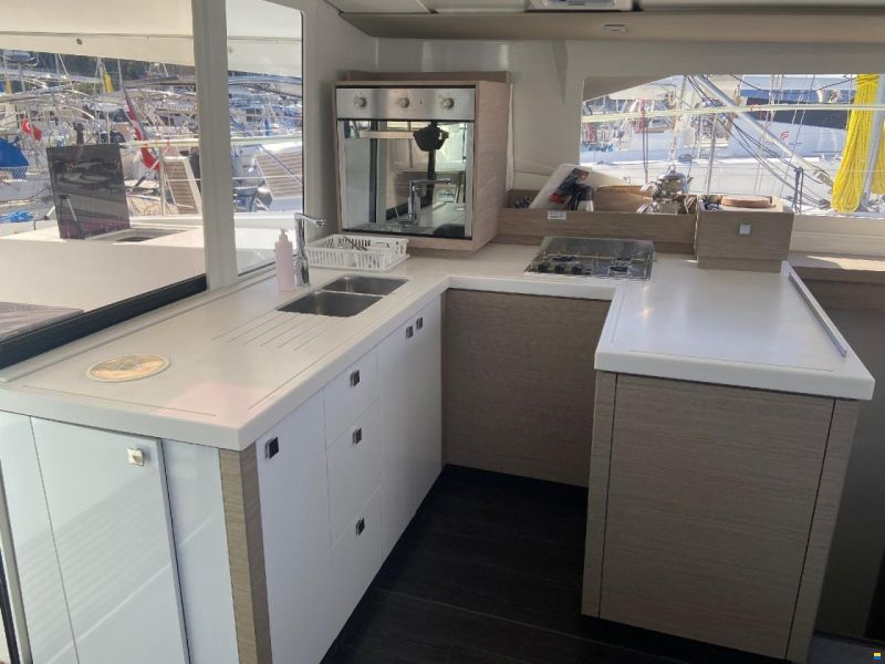 Fountaine Pajot Astrea 42