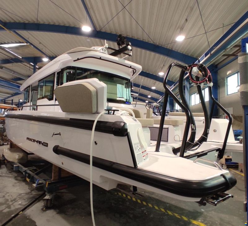 Axopar 37 Cross Cabin