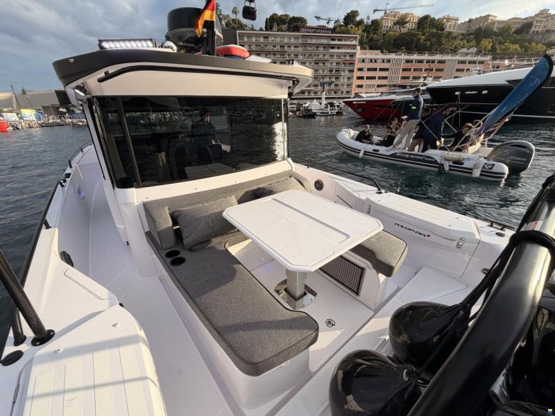 Axopar 37 Cross Cabin