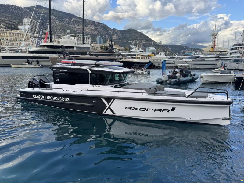 Axopar 37 Cross Cabin