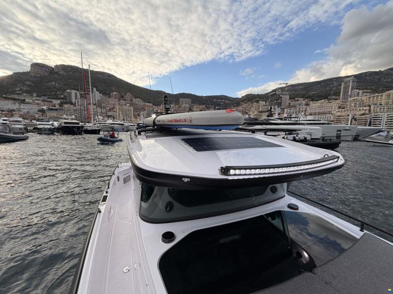 Axopar 37 Cross Cabin