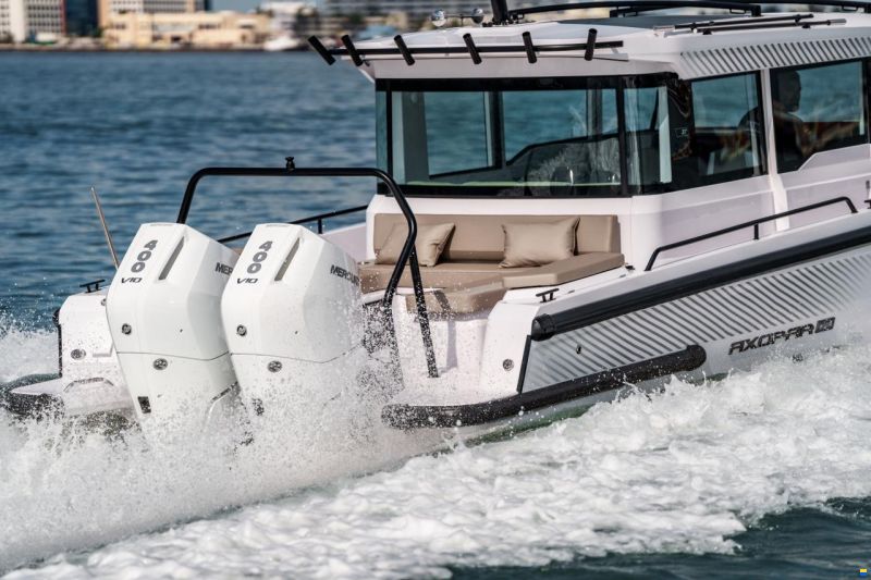 Axopar 37 Cross Cabin