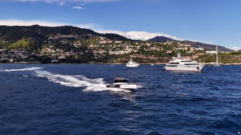 Axopar 37 Cross Cabin