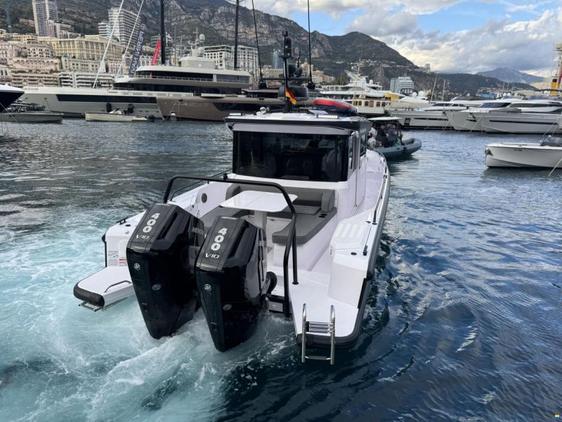 Axopar 37 Cross Cabin