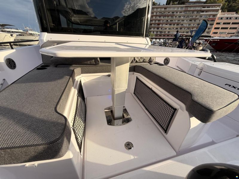 Axopar 37 Cross Cabin