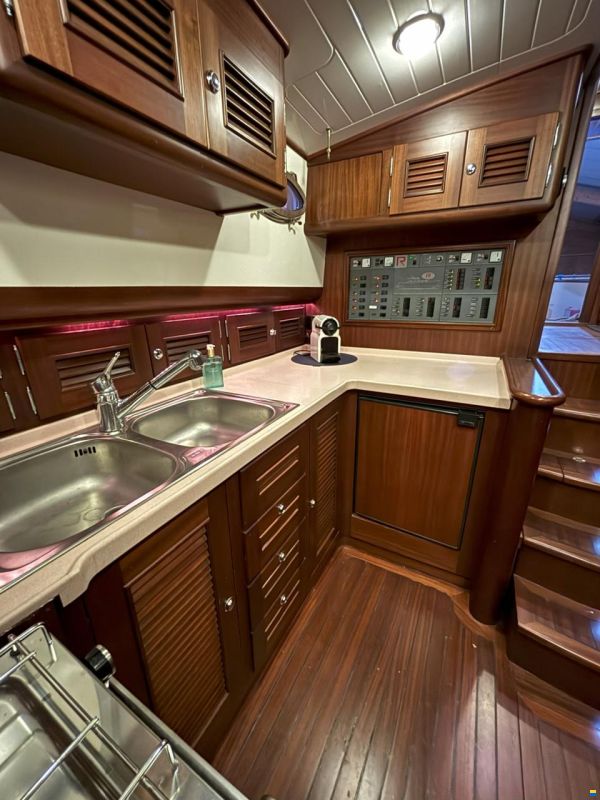 Rapsody 48 Offshore