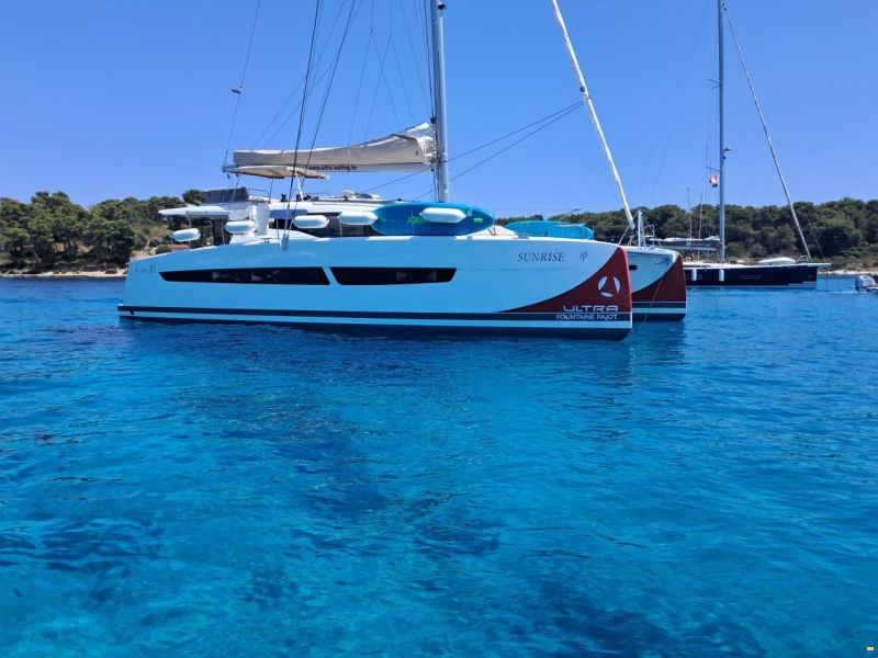 Fountaine Pajot Aura 51