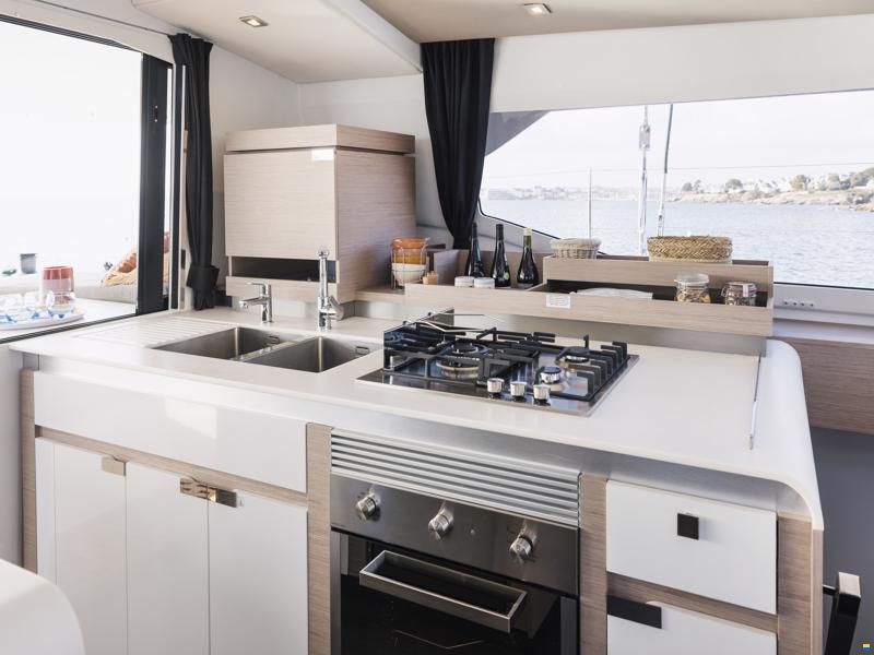 Fountaine Pajot Aura 51