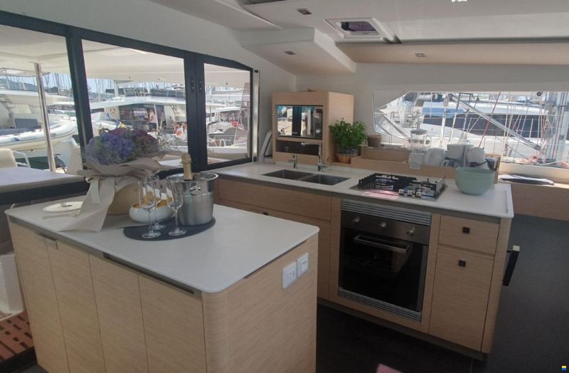 Fountaine Pajot Aura 51