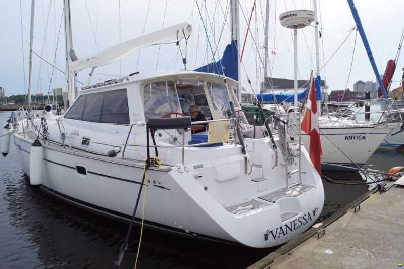 One Off Design 50 feet Decksalon yacht