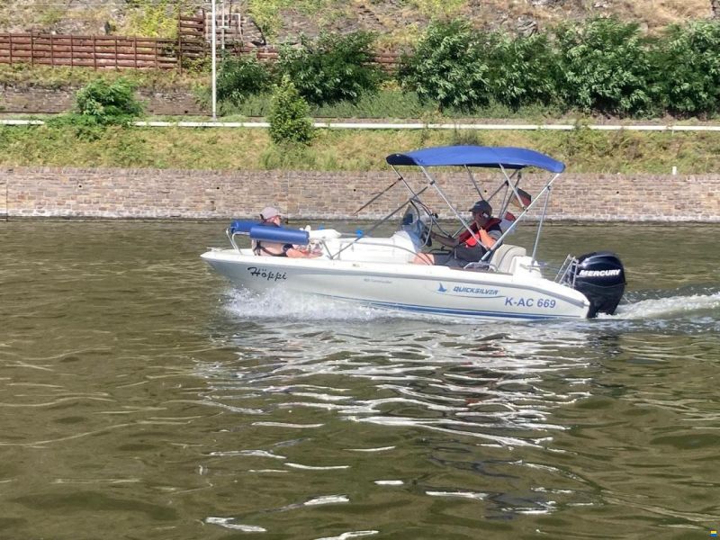Quicksilver COMMANDER 425