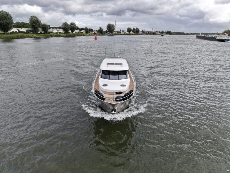 Van den Hoven Executive 15.00 MK II