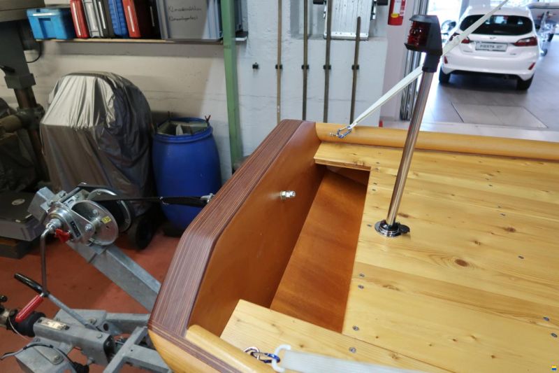 Witti 700 Fährboot Mahagoni