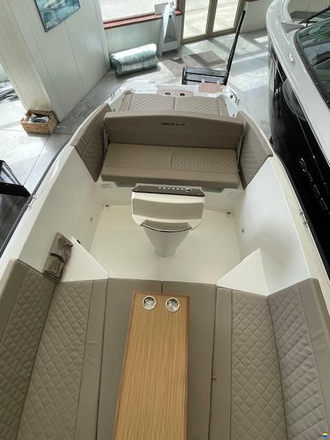 Corsiva 605 Tender