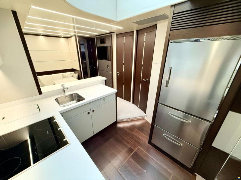 Sunseeker 74 Sport Yacht