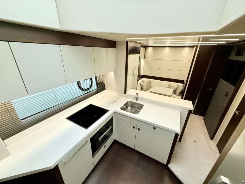 Sunseeker 74 Sport Yacht