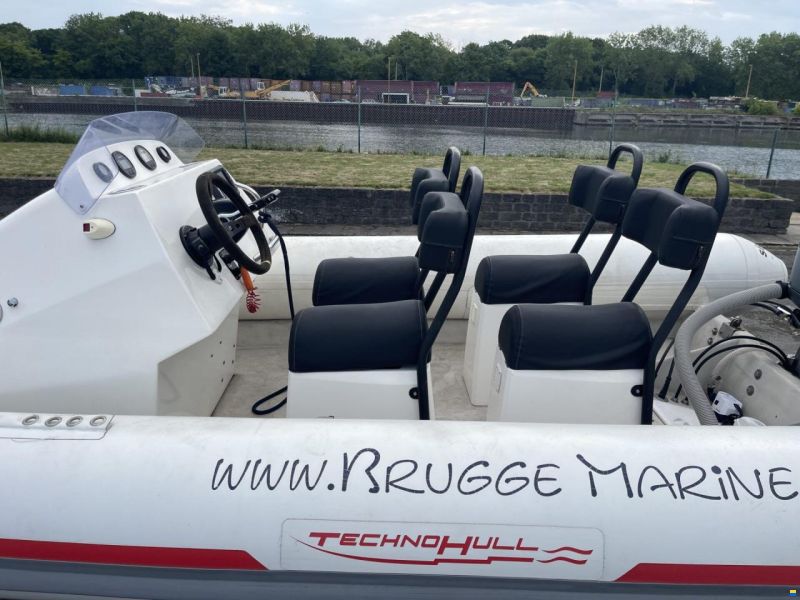 Technohull Seadrug 688