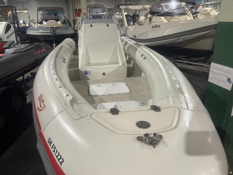 Technohull Seadrug 688