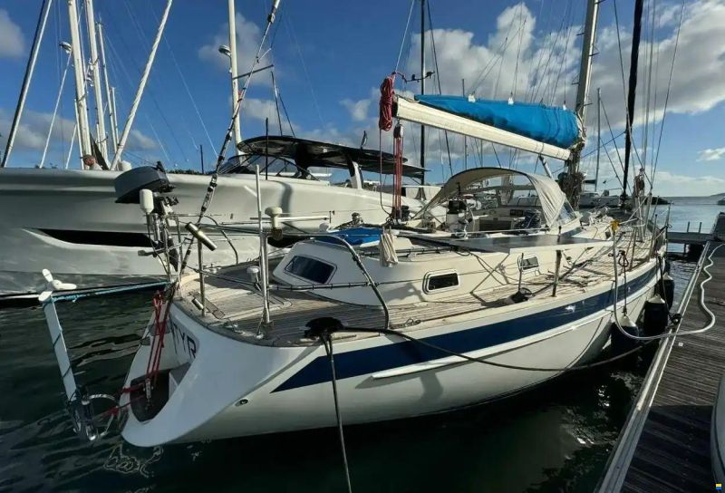 Hallberg-Rassy 42