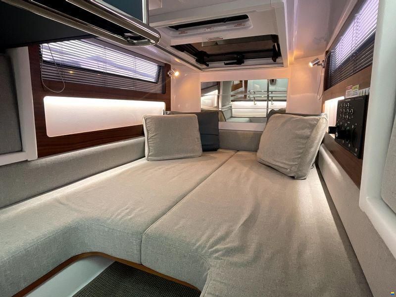 Axopar 28 Cabin