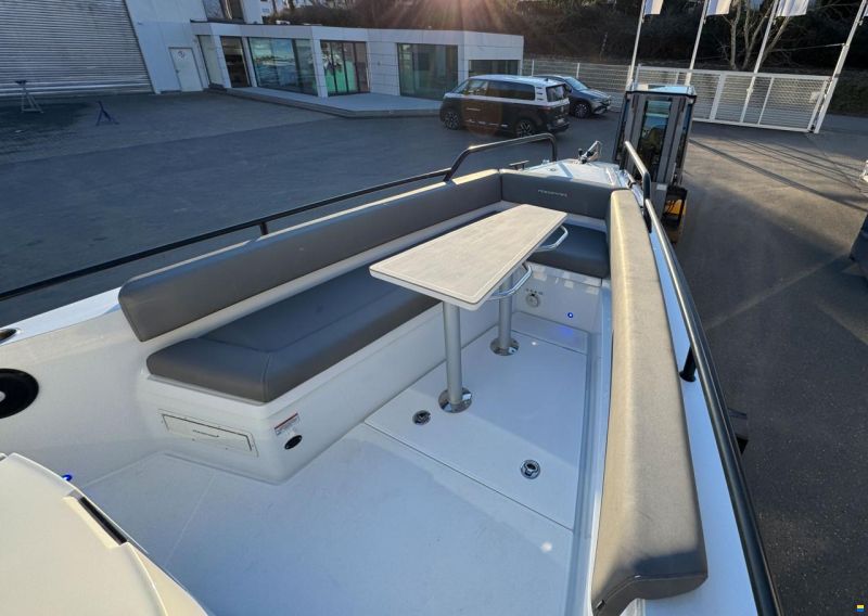 Axopar 28 Cabin