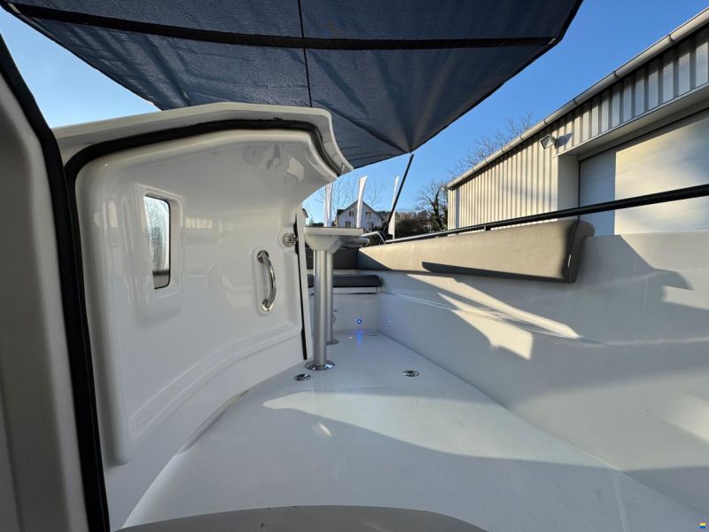 Axopar 28 Cabin