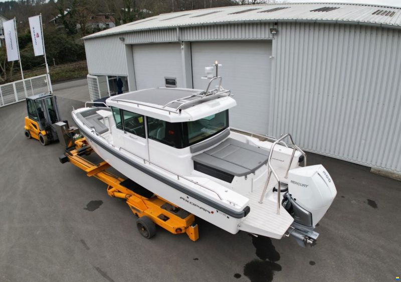 Axopar 28 Cabin