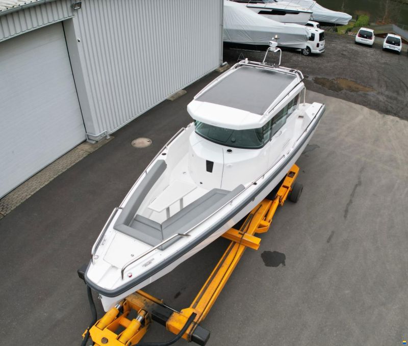 Axopar 28 Cabin