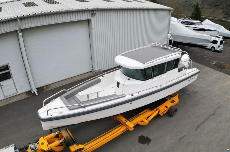 Axopar 28 Cabin