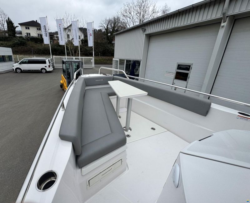 Axopar 28 Cabin