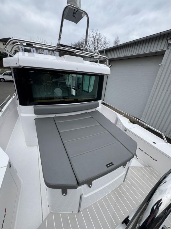 Axopar 28 Cabin